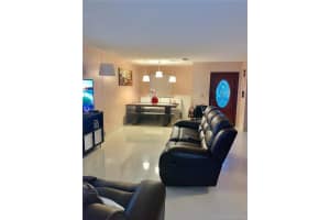 342 NW 114th Ave, Miami, FL 33172, Sold 10/09/20