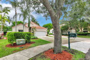 1721 Harbour Side Dr, Weston, FL 33326, Sold 07/20/20