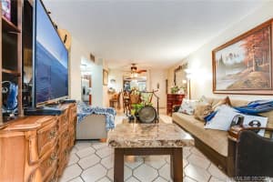 210 Fontainebleau Blvd, Miami, FL 33172, Sold 08/17/20