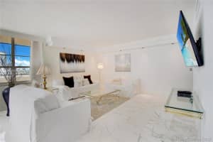 4747 Collins Ave PH 05, Miami Beach, FL 33140, Sold 09/09/20