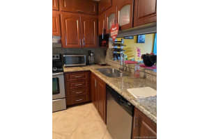 10288 NW 9th St Cir, Miami, FL 33172, Sold 07/13/20