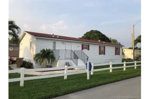 542 SW 130th Terrace, Davie, FL 33325, Sold 08/03/20