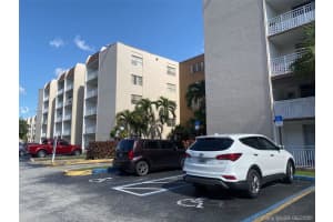 6960 Miami Gardens Dr, Hialeah, FL 33015, Sold 09/29/20