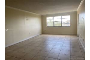 6960 Miami Gardens Dr, Hialeah, FL 33015, Sold 09/29/20