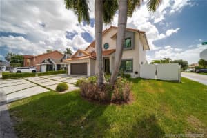 19010 NW 78th Pl, Hialeah, FL 33015, Sold 11/06/20