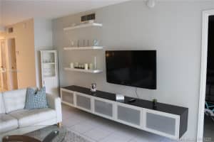450 Paradise Isle Blvd, Hallandale Beach, FL 33009, Sold 09/04/20