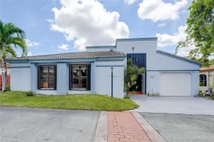 422 SW 88th Pl, Miami, FL 33174, Sold 07/24/20