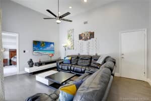 422 SW 88th Pl, Miami, FL 33174, Sold 07/24/20