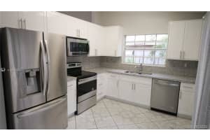 19040 NW 78th Ave, Hialeah, FL 33015, Sold 06/30/20