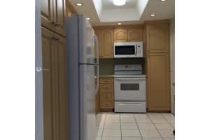 5005 Collins Ave # C5, Miami, FL 33140, Sold 08/26/20