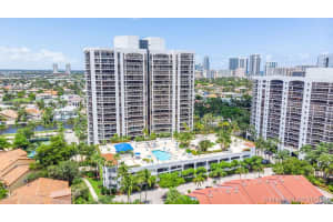 3598 Yacht Club Dr, Aventura, FL 33180, Sold 09/17/20