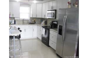 8897 Fontainebleau Blvd, Miami, FL 33172, Sold 09/09/20