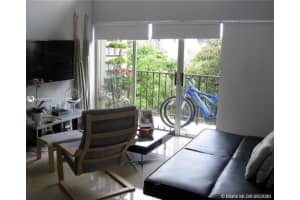 8897 Fontainebleau Blvd, Miami, FL 33172, Sold 09/09/20