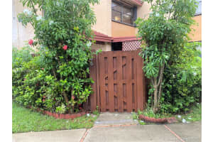 211 W Park Dr, Miami, FL 33172, Sold 07/28/20