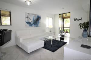 15579 Miami Lakeway N, Miami Lakes, FL 33014, Sold 07/22/20