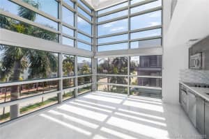 421 Meridian Ave, Miami Beach, FL 33139, Sold 03/29/21