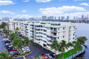 16570 NE 26th Ave #3i, North Miami Beach, FL 33160, Sold 09/30/20