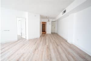 801 Brickell Bay Dr, Miami, FL 33131, Sold 12/29/20