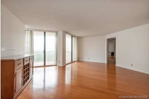 20185 E Country Club Dr, Aventura, FL 33180, Sold 12/08/20