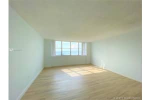 801 Brickell Bay Dr, Miami, FL 33131, Sold 09/28/20
