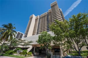 2555 Collins Ave, Miami, FL 33140, Sold 07/31/20