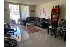 7010 NW 186th St, Hialeah, FL 33015, Sold 08/24/20