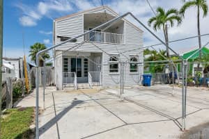 220 Buttonwood Ln, Tavernier, FL 33070, Sold 11/24/20