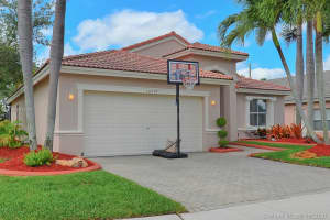 18695 SW 15th St, Pembroke Pines, FL 33029, Sold 08/12/20