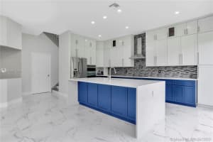 13051 NW 9th St, Plantation, FL 33325, Sold 08/14/20