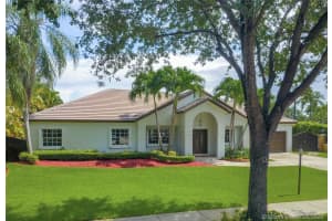 8235 NW 157th Terrace, Hialeah, FL 33016, Sold 08/28/20