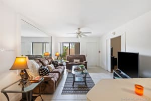 616 Executive Center Dr, West Palm Beach, FL 33401, Sold 02/22/21