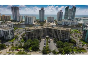 600 Parkview Dr # 1132, Hallandale Beach, FL 33009, Sold 12/11/20