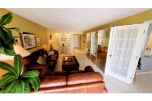 600 Parkview Dr # 1132, Hallandale Beach, FL 33009, Sold 12/11/20