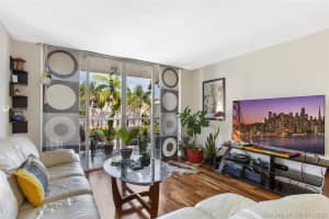 1450 SE 3rd Ave, Dania Beach, FL 33004, Sold 10/09/20