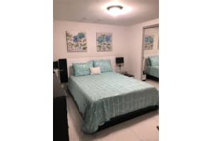 8027 NW 8th St, Miami, FL 33126, Sold 01/15/21