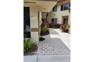 9206 NW 9th Ct, Plantation, FL 33324, Sold 10/16/20
