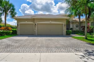 5138 Lakewood Dr, Cooper City, FL 33330, Sold 08/21/20