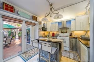 390 NW 86th Ct, Miami, FL 33126, Sold 08/13/20