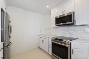 5555 Collins Ave #12r, Miami, FL 33140, Sold 12/22/20