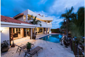 2076 NE 121st Rd, North Miami, FL 33181, Sold 02/10/21