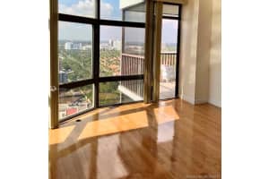 3375 N Country Club Dr, Miami, FL 33180, Sold 08/13/20