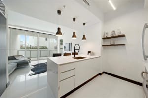 50 South Pointe Dr, Miami Beach, FL 33139, Sold 04/20/22