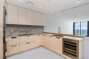 15701 Collins Ave Suite 4401, Sunny Isles Beach, FL 33160, Sold 08/31/21