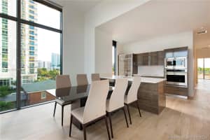 460 NE 28th St, Miami, FL 33137, Sold 12/04/20