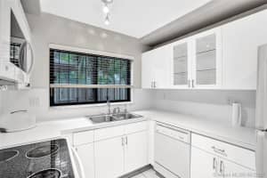 6530 Kendale Lakes Dr, Miami, FL 33183, Sold 08/07/20