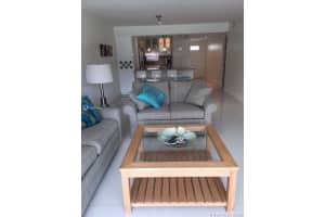800 S Hollybrook Dr, Pembroke Pines, FL 33025, Sold 11/20/20