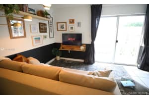 900 6th St, Miami Beach, FL 33139, Sold 04/09/21