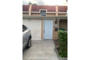 19030 Bob-O-Link Dr, Hialeah, FL 33015, Sold 08/20/20