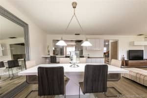 219 Lakeside Cir, Sunrise, FL 33326, Sold 08/12/20