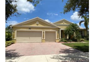 4886 Tropicana Ave, Cooper City, FL 33330, Sold 08/11/20